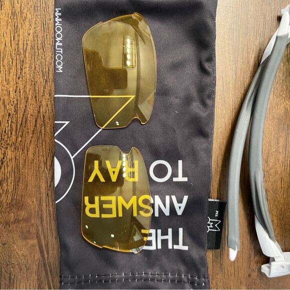 Oakley Flak 2.0 Polished White Frame with 3 Lense Sets - Picture 3 of 9